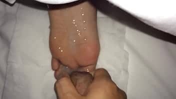 睡著時射在腳上