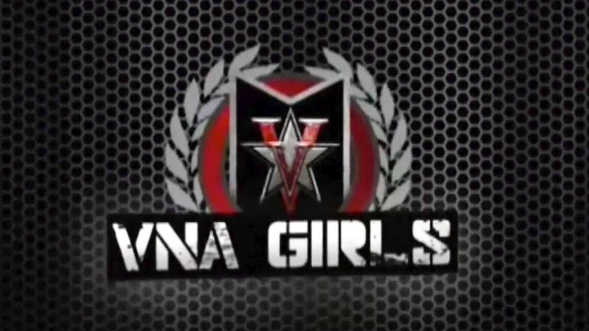 大胸金发女郎Candy在她的脚上得到大量的精液